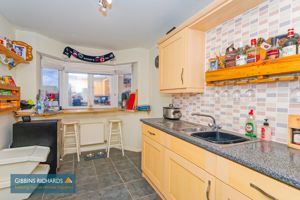 kitchen/breakfast- click for photo gallery